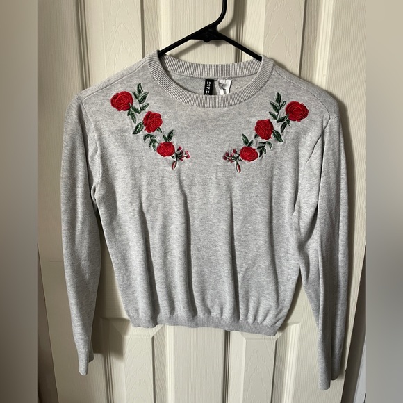 DIVIDED Red Rose Floral Gray Long Sleeve Sweater - Picture 6 of 6